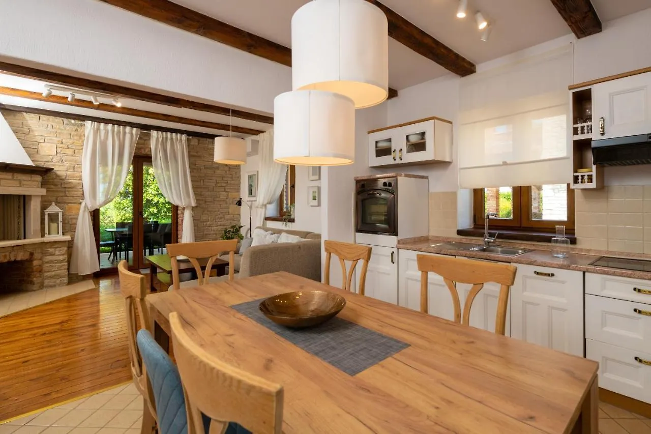 Villa Wish With Heated Pool Cabrunici
