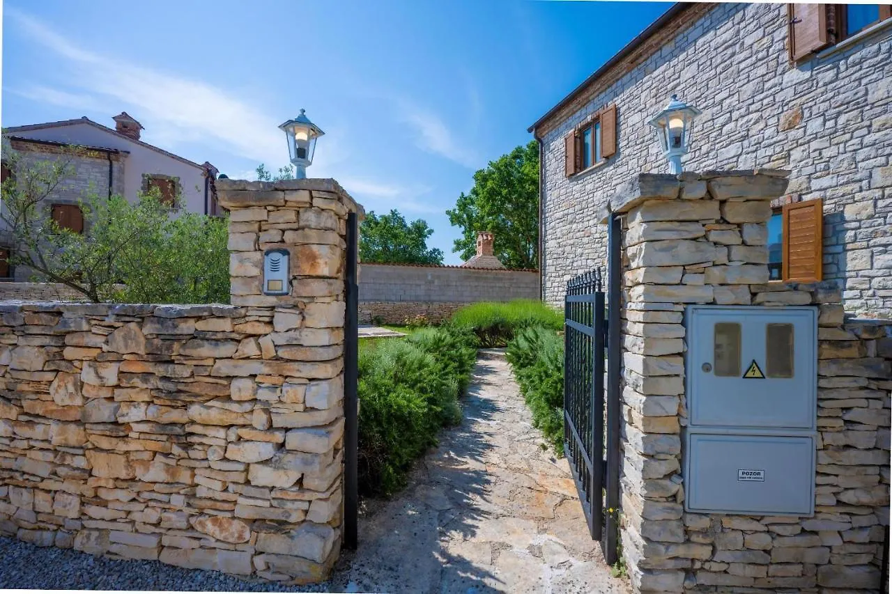 Villa Wish With Heated Pool Cabrunici Croatia
