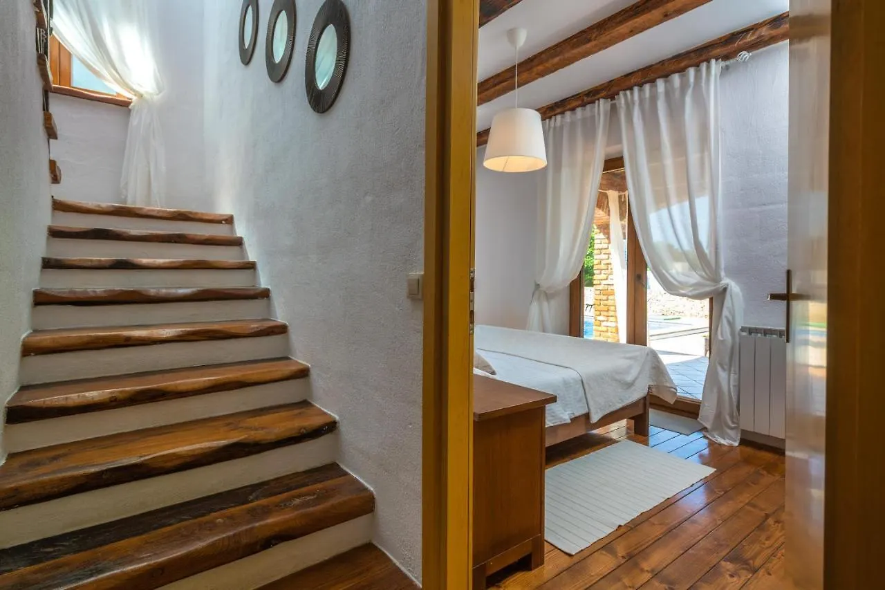 Villa Wish With Heated Pool Cabrunici