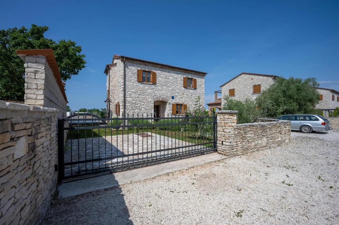 Villa Wish With Heated Pool Cabrunici