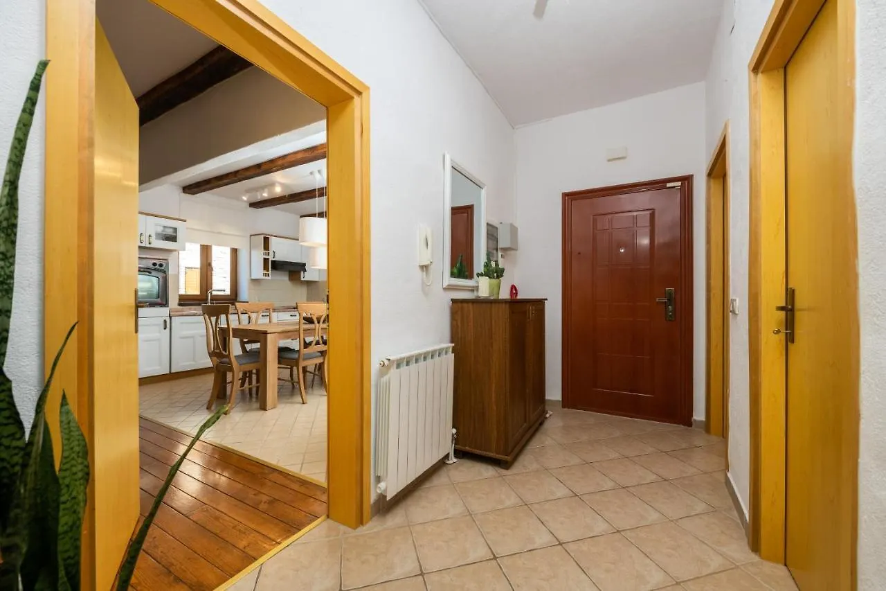 Villa Wish With Heated Pool Cabrunici Croatia